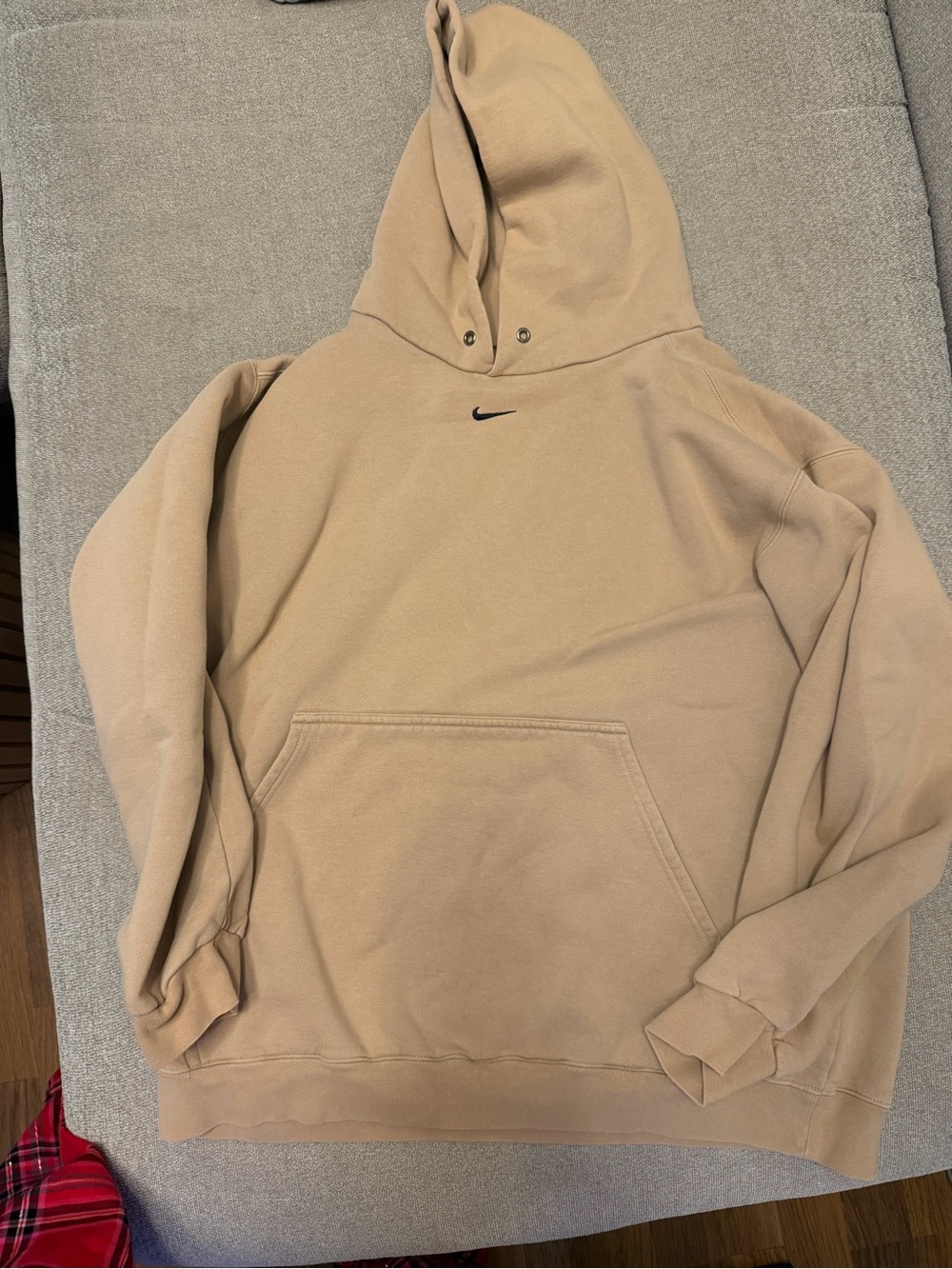Nike Men’s Tan Pullover Hoodie with Black Swoosh